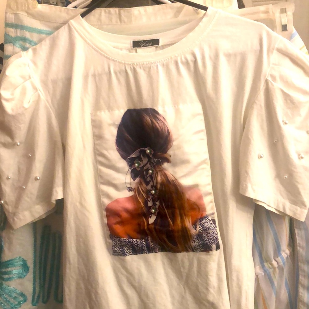 Novelty Tee Pearl Sleeves